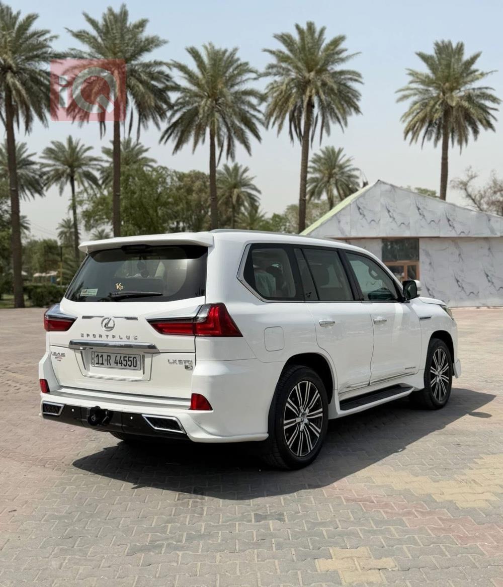 Lexus LX